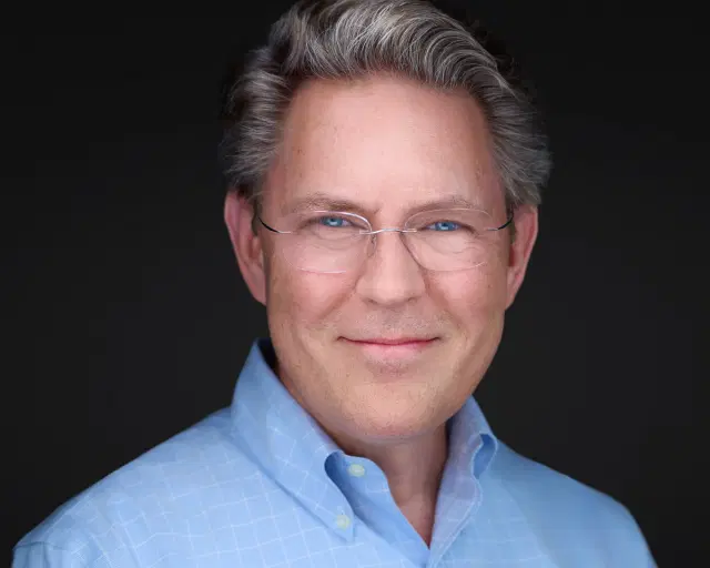 Damon Bates — headshot photographer, executive coach, and ExPI-certified leadership consultant based in Sherborn, Massachusetts